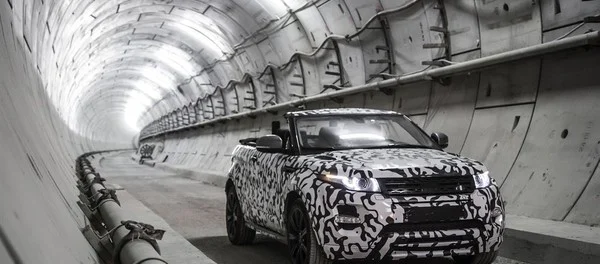 Range Rover Evoque Convertible Range Rover Evoque Cabriolet протестировали в подземных тоннелях Лондона