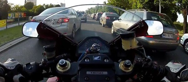 Преимущества мотоцикла для городских поездок