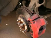 Как убрать скрип тормозов (тормозных колодок) в автомобиле