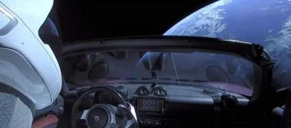 Запущенная в космос Tesla Roadster достигла орбиты Марса