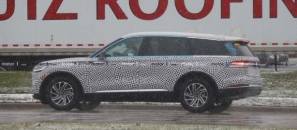 Уже завтра покажут кроссовер Lincoln Aviator