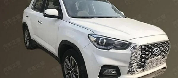 Hyundai ix35 обновили через год после дебюта: кроссу подправили внешность и отрядили турбомотор