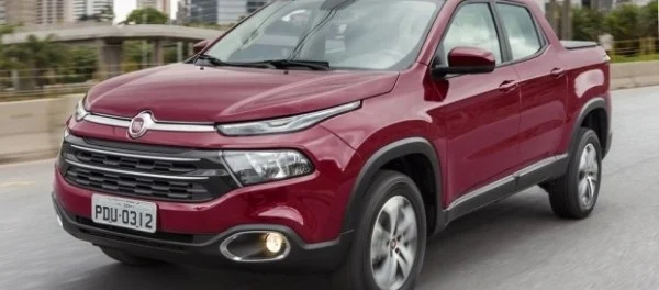 Кроссовер Fiat на базе пикапа Toro снова засветился на видео