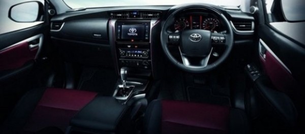 Toyota показала в Таиланде обновлённый кроссовер Fortuner TRD Sportivo 2