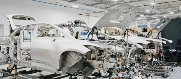 Фирму Faraday Future настигли «чрезвычайные трудности»