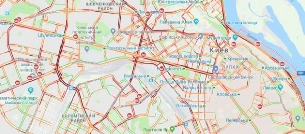Рекордные пробки, массовые ДТП и ледяной дождь: что происходит в Киеве и чего ждать дальше