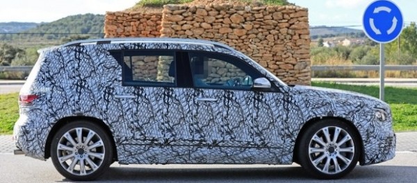Паркетник Mercedes-AMG GLB 35 продемонстрировал оптику