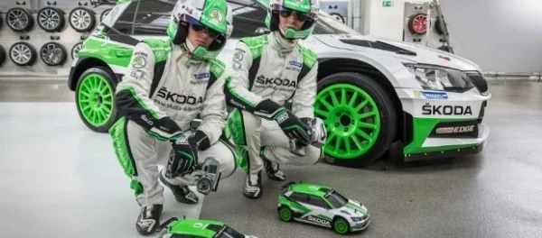 Skoda устроила гонку игрушечных машинок по своему заводу