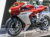 Mv Agusta показала живьем концепт Superveloce 800