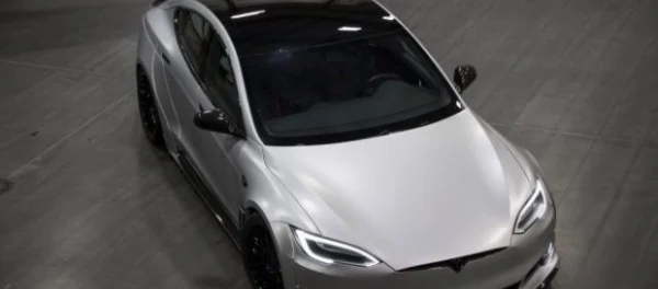 Как AMG для Mercedes: на выставке SEMA представили тюнингованную Tesla Model S P100D