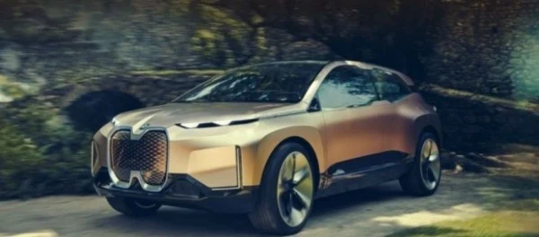BMW представила концепт кроссовера Vision iNeXT