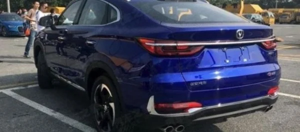 Папарацци сфотографировали серийный Changan CS85 до официальной премьеры