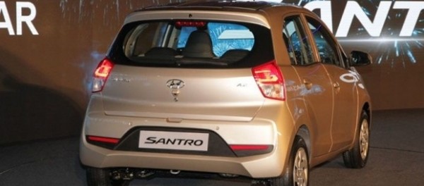 Бюджетный хэтчбек Hyundai Santro вызвал ажиотажный спрос