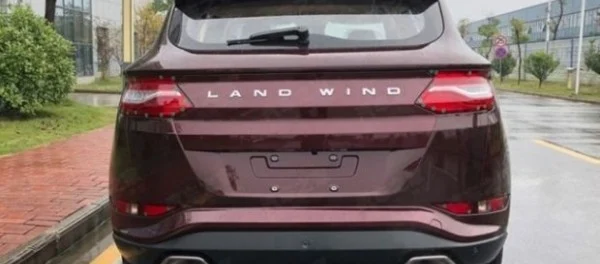 В Сети рассекретили новый кроссовер Landwind с внешностью Hyundai Santa Fe