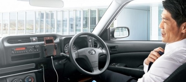 Расход 3,6 л/100 км, но теперь без полного привода: универсал Toyota Probox стал гибридом