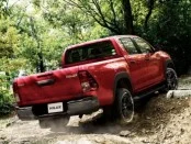 Пикап Toyota Hilux получил подарок на юбилей