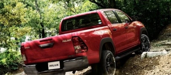 Пикап Toyota Hilux получил подарок на юбилей
