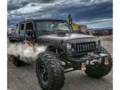 На продажу выставилен единственный в мире шестиколесный Jeep Wrangler c паровым двигателем