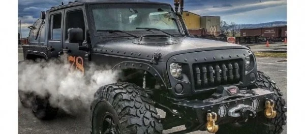 На продажу выставилен единственный в мире шестиколесный Jeep Wrangler c паровым двигателем