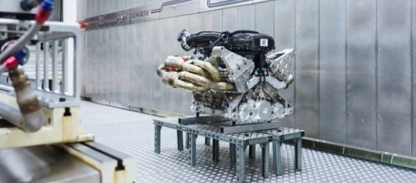 Aston Martin разработал эпохальный атмосферный мотор V12 на 1000 лошадиных сил