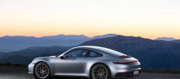 Силовая установка гибридного Porsche 911 будет выдавать около 600-700 сил