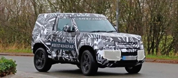 В Сети появились снимки короткобазной трёхдверки Land Rover Defender 90