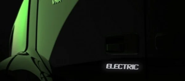 Volvo показала тизер электрического тягача VNR Electric