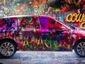 Новую модель Skoda разукрасили в стиле стены Леннона в Праге