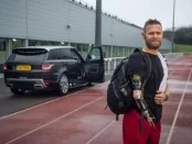 Jaguar Land Rover разработал открывающиеся двери с помощью жестов