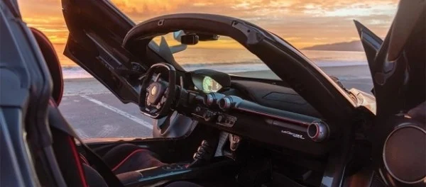 Суперкар Ferrari LaFerrari Aperta продадут за 8,5 миллиона долларов