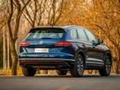 Модель Volkswagen Touareg PHEV получила большой аккумулятор