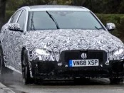 Jaguar приступила к дорожным тестам рестайлингового седана XE