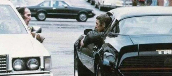 Редкий авто легендарного актера простоял 40 лет в заброшенном гараже