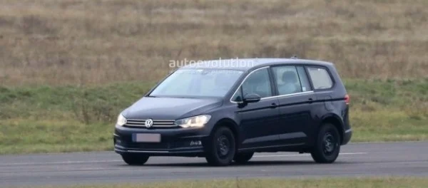 На испытаниях замечен новый минивэн Variosport