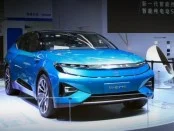 Серийный электрокар с 49-дюймовой приборкой Byton M-Byte дебютирует в январе