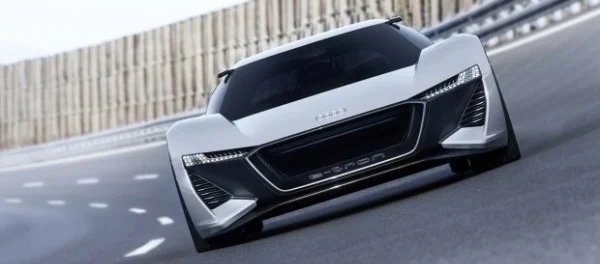 Дизайнеры Audi хотят запустить в серию электрический гиперкар PB18 e-tron