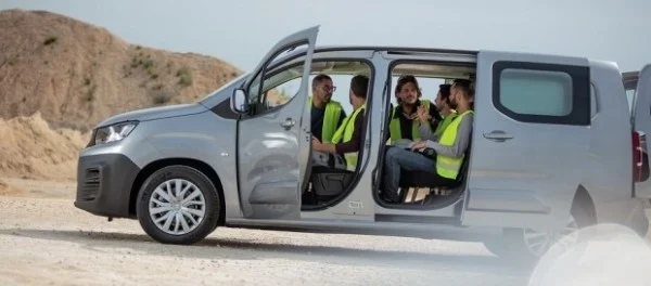 Peugeot Partner, «Международный фургон года», едет в Украину!