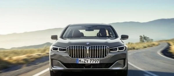 BMW представила обновленную версию флагманского седана 7-Series