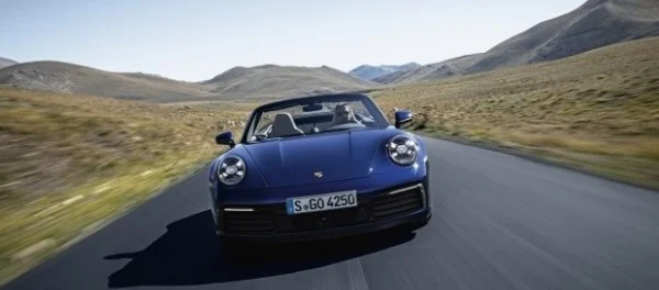 Porsche представила открытую версию нового 911-го
