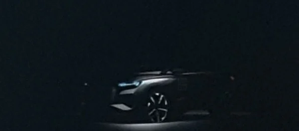 Первые фото компактного электрокроссовера Audi