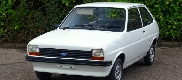 Хэтчбек Ford Fiesta первого поколения продадут почти без пробега