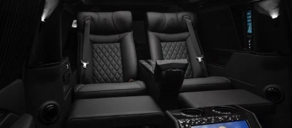 Cadillac Escalade растянули и добавили ему звездное небо
