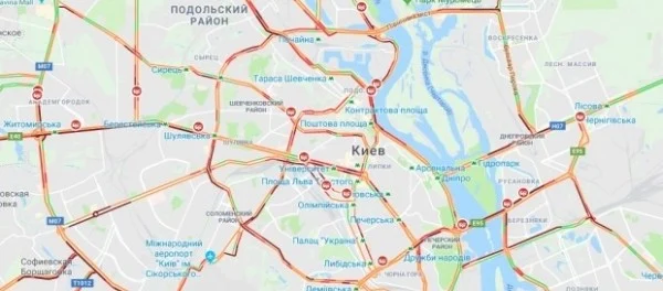 Киев сковали 9-балльные утренние пробки