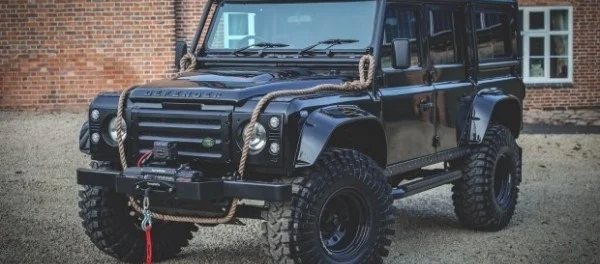 На eBay выставили тюнинговый вариант внедорожника Land Rover Defender