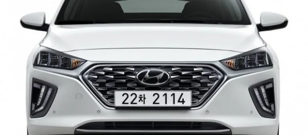 Hyundai представила обновленный гибрид IONIQ