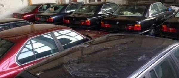 В Болгарии нашли забытый склад с новыми «пятерками» BMW из 1990-х
