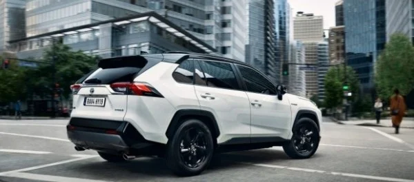 Предзаказ обновленной Toyota RAV4 пятого поколения стартовал 14 января