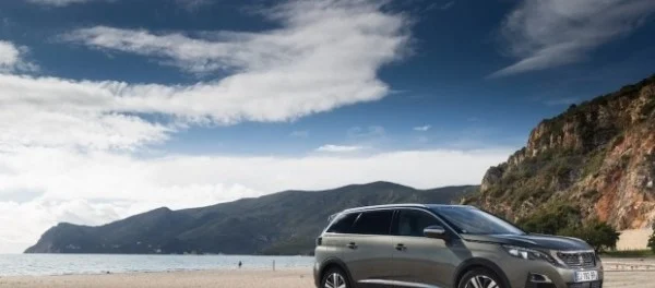 Семиместный SUV PEUGEOТ 5008 – в финале национального конкурса «Автомобиль года»