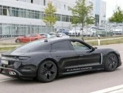 Большинство заказов на электрический Porsche Taycan поступает от владельцев Tesla