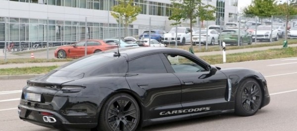 Большинство заказов на электрический Porsche Taycan поступает от владельцев Tesla